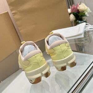 Chaussures de marche à lacets printemps-automne, amortissantes et antidérapantes, chaussures de créateur respirantes, doublées de maille jaune, à semelle épaisse - Product Image 2