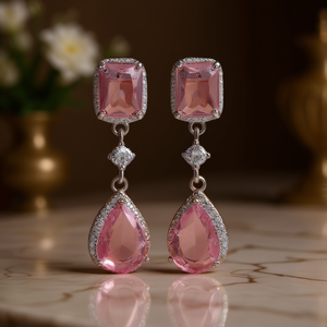 Orecchini Pendenti da Donna E3039 Placcati Oro Rosa con Gemma Rosa Taglio a Pera e Incastonatura a Castone, Gioielli Romantici per Feste e Moda - Product Image 2