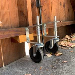 Roulette de porte à ressort Pneu en caoutchouc solide Rotation à 360 degrés Support universel de qualité agricole commerciale robuste - Product Image 4