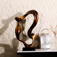 Statue d'art créative en résine marbrée dorée, faite à la main, pour la maison, le bureau ou la table de salon – Vente en gros