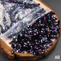 Vente en gros de pantoufles en métal à la mode bijoux pour ongles breloques décorations en diamant et strass accessoires bling de style dessin animé