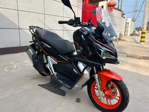 ADV150 150cc Maxi Scooter EFI Scooter à Refroidissement Liquide Équipé d'un Porte-Bagages pour la Ville - Product Image 2