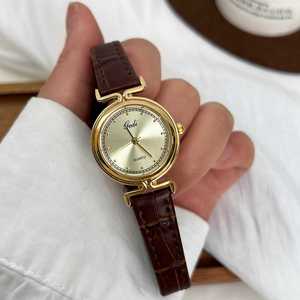 Reloj de pulsera retro para mujer con esfera verde, caja dorada, correa de cuero negra, resistente al agua, reloj de cuarzo para ir al trabajo. - Product Image 3