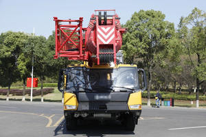 100ton מנוף STC1000C-8 בום + גובה הרמת ג 'יב 93 מ' במלאי - Product Image 5