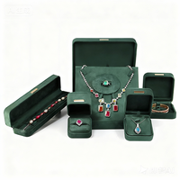 Boîte d'emballage pour collier, bracelet, boucles d'oreilles, bague, accessoires, vente en gros d'usine, logo personnalisé, boîte à bijoux en velours faite à la main