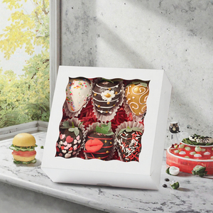 Boîte cadeau ronde biodégradable et écologique avec fenêtre à bord frisé pour l'emballage de gâteaux, impression dorée - Product Image 3