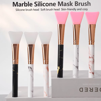 Pinceau applicateur de masque facial en silicone avec manche en plastique – Doux, facile à nettoyer, séchage rapide, sans déformation, pour tous types de peau, usage adulte