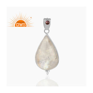 ผู้จัดจำหน่ายเครื่องประดับจี้พลอยโกเมนแดงคลาสสิกและมูนสโตนสีรุ้ง เงินแท้ 925 สำหรับผู้หญิง ดีไซน์เนอร์ - Product Image 1