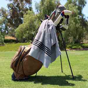 Serviette de sport en coton ultra absorbant, douce et sans peluches, avec trou central, pour le golf - Product Image 5