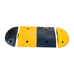 Ponteau de réduction de vitesse en caoutchouc pour zone de décélération routière, industriel, durable et sécurisé - Product Image 2