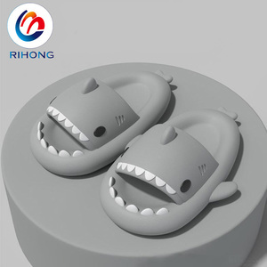 รองเท้าแตะแบบสไลด์รูปฉลามสำหรับผู้ใหญ่รองเท้า<span class=keywords><strong>2022</strong></span>แฟชั่นออกแบบได้ตามต้องการสำหรับฤดูร้อน - Product Image 2