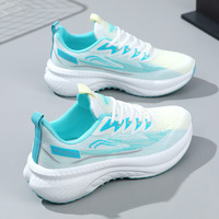 Baskets basses décontractées pour femmes en maille Flyknit blanches, chaussures de sport à talon plat et tendance