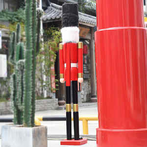 Casse-noisette soldat grandeur nature de 150 cm fait à la main, décoration de Noël classique pour l'extérieur, figurine de Noël, jouet festif - Product Image 4