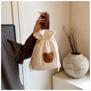 Bolsa de pañales portátil de algodón acolchado con patrón de oso personalizado, tipo saco con cordón, para mamá, para colgar en el cochecito, para llevar a mano - Product Image 3