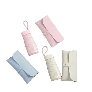 Parapluie de voyage mini pliable portable avec logo OEM, protection UV, léger, imperméable à la pluie, avec pochette - Product Image 1
