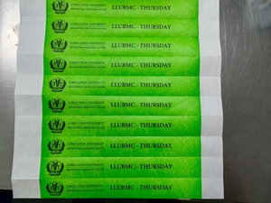 สายรัดข้อมือกระดาษไทเวคพิมพ์ลายดิจิทัลแบบใช้แล้วทิ้งพร้อมโลโก้สั่งทำ กันน้ำ เป็นมิตรกับสิ่งแวดล้อม สำหรับงานโปรโมชั่น งานปาร์ตี้ และงานแต่งงาน - Product Image 6