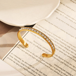 Brazalete de moda chapado en oro de 18k, acero de titanio con circonitas blancas en engaste de canal, para mujer, joyería de fiesta. - Product Image 3