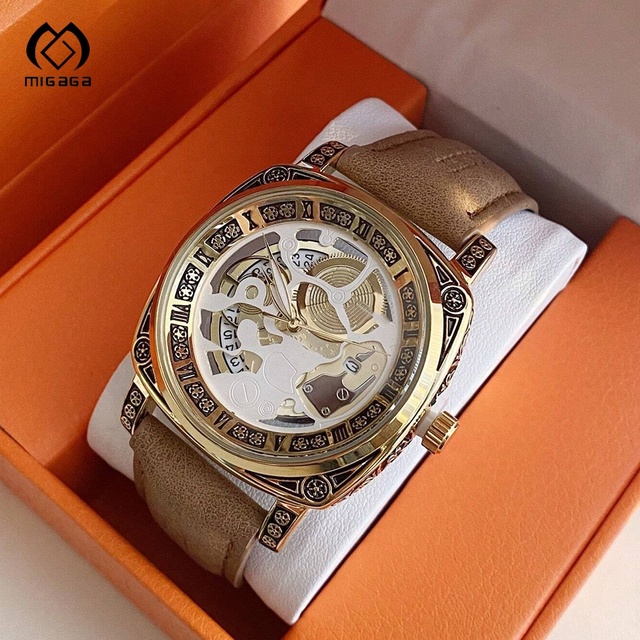 Oem Odm Retro Luxury Square Wristwatches Golden Engraved Case Leather Luminous Mechanical Automatic Skeleton Watches for Men