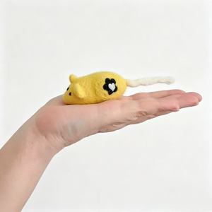 Jouet pour chat réaliste en laine feutrée à la main, en laine naturelle de Nouvelle-Zélande, avec rembourrage en herbe à chat biologique, jouet interactif amusant pour la poursuite - Product Image 4