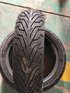 Neumático de <span class=keywords><strong>Scooter</strong></span> sin Cámara de Goma Nuevo al por Mayor, Carcasa 130/70 12 130/60-13 120/70-12, Neumáticos de Motocicleta para Fabricación - Product Image 2