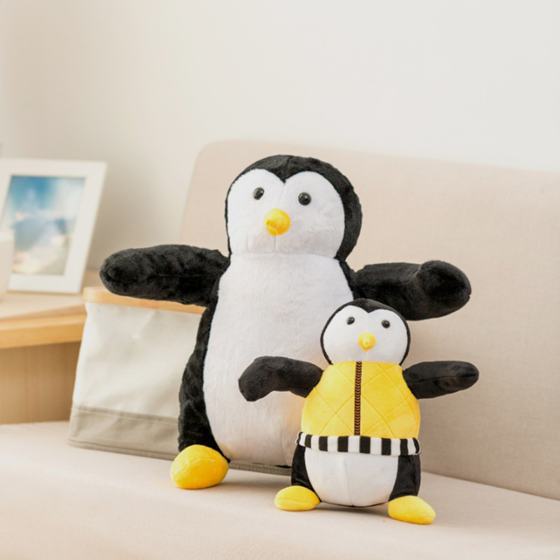 2022 Friends Peripheral Penguin Plush Toy Friends Hugsy Plush Toy