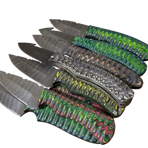 Couteau à lame fixe en acier Damas avec manche coloré, personnalisable pour la chasse, le camping et la survie - Product Image 5