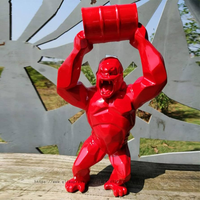 Grande sculpture en fibre de verre d'animaux pour la décoration des centres commerciaux, statues personnalisées en résine de King Kong, sculpture de gorille rouge