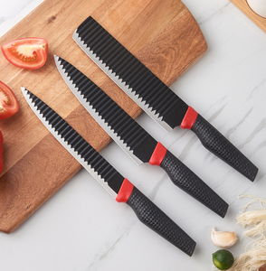 Ensemble de 6 couteaux de cuisine antiadhésifs avec ciseaux, éplucheur, couteaux de chef à bord ondulé en acier inoxydable pour la cuisson - Product Image 5