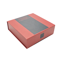 Logo personnalisé recyclable carton rigide noir boîte magnétique emballage pour cartes à collectionner avec insert en mousse