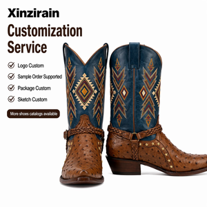 Bottes de cowboy pour hommes Xinzirain en cuir d'autruche personnalisées, à bout pointu, à talon empilé, avec sangle tressée brodée géométriquement et cloutées - Product Image 1