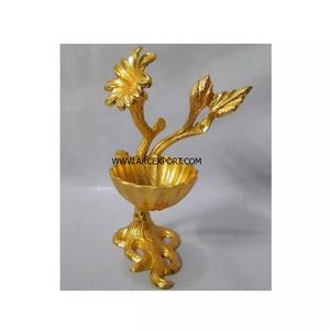 Bol décoratif pour la maison fait à la main en métal doré antique et avec design de feuille décoration bols de service pour accessoires de cuisine - Product Image 1