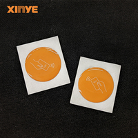 Étiquette en résine nfc programmable autocollant de code qr logo personnalisé étiquettes nfc ntag213 215 216 étiquettes nfc époxy rfid pour liens sociaux