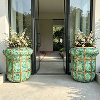 Pot Bunga Fiberglass Besar, Pot Dekoratif dengan Finishing Marmer, Pasokan Grosir Custom untuk Hotel, Mal, Kantor, Lobi, dan Lanskap