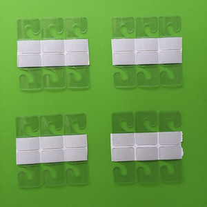<span class=keywords><strong>Crochets</strong></span> adhésifs en J à 5 fentes de 42 mm x 27 mm <span class=keywords><strong>et</strong></span> 52,8 mm x 58 mm pour présentoirs de vente au détail - Product Image 3
