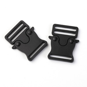 Hebilla de Plástico de Liberación Lateral de 25 mm, Negra, Resistente, para Bolsas y Accesorios - Product Image 1