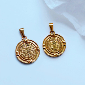 Venta al por mayor de joyería de acero inoxidable San Benito crucifijo colgante 18K oro religioso católico Santo hombres Cruz colgante collar - Product Image 6