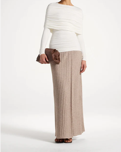 เสื้อท่อนบนลำลองทรงเข้ารูปสีขาว แขนยาว ดีไซน์ระบายช่วงไหล่ รุ่น LEDUO Elegant Luxury สำหรับผู้หญิง - Product Image 2