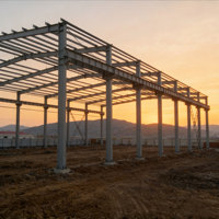 Construction de bâtiment en métal léger de conception moderne, structure en acier préfabriquée à ossature à pignon, entrepôt à faible coût