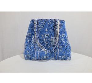 Sac imprimé à la main très vendu, conçu autour d'un imprimé artistique, héritage, forme spacieuse et performance de transport confortable - Product Image 5