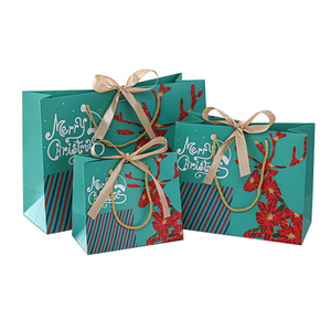 Bolsas de Regalo de Papel de Arte de Lujo Hechas a Mano con Asas de Cuerda de Algodón para Fiestas Navideñas - Diseño Novedoso a Bajo Precio - Product Image 5