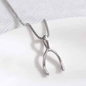 Collar con Colgante de Hueso en V para Mujer, Cadena Minimalista para Clavícula, Joyería Elegante para Uso Diario - Product Image 2
