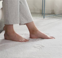 Tapis de salon moderne fait main en fausse fourrure de polyester, luxueux, ignifuge, adapté aux animaux domestiques, écologique, lisse, moelleux et à poils longs