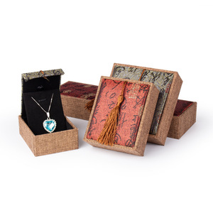 Thiết kế hiện đại lưu trữ đồ trang sức hiển thị vòng ánh sáng LED kỷ niệm ngày cưới Hộp quà tặng giấy - Product Image 1