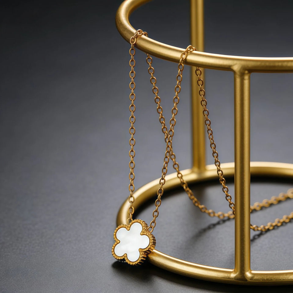 Elegant Lady's Lucky Clover Pendant Necklace, Trendy Gold-Plated Copper ...