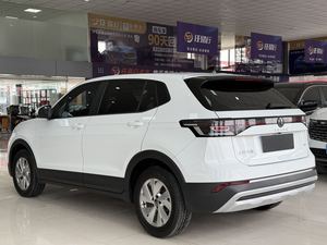 Volkswagen Tharu 300TSI d'<span class=keywords><strong>occasion</strong></span>, SUV compact 1.5L Turbo Euro VI 2024, 5 places, faible kilométrage, conduite à gauche, prêt à l'exportation, excellent état - Product Image 4