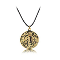 Collier Pièce de Monnaie de la Résurrection 9 3/4 de la Série Harry Potter 934, Accessoire de Série TV Européenne et Américaine