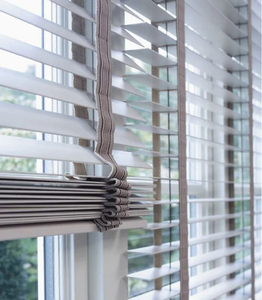 Paneles de Cerca de Aluminio con Aislamiento Térmico y Diseño Europeo para Reducción de Carga de Refrigeración en Villas y Centros Comerciales - Product Image 1