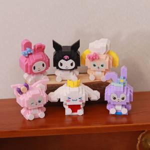 Ours en fraises, poupée de dessin animé, blocs de construction en plastique ABS, jouets éducatifs assemblés pour enfants, modèle W2106 - Product Image 2