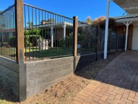 Valla de piscina de aluminio con rastrillo estándar de seguridad de piscina de Australia con durmientes
