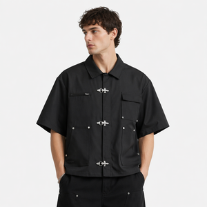 Chemise à manches courtes noire DIZNEW pour homme, 3 fermoirs argentés gravés DIZNEW, poche poitrine zippée, double poche inférieure, ourlet à boutons-pression - Product Image 3